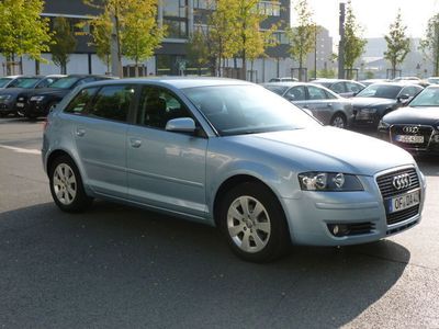 Gebraucht Audi A3 Sportback Ambiente 116 PS (85 kW) 2005 Blau metallic Kleinwagen