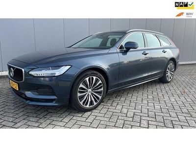 Gebraucht Volvo V90 Momentum 150 PS (110 kW) 2019 Blau Kombi