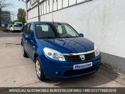 Gebraucht Dacia Sandero Lauréate 75 PS (55 kW) 2010 Blau Limousine