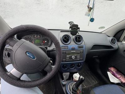 Second-hand Ford Fiesta 80 CP (58 kW) 2008 Gri Hatchback