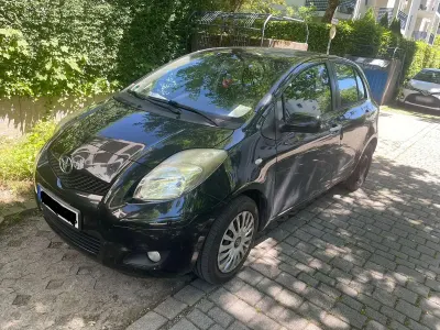 Gebraucht Toyota Yaris 69 PS (50 kW) 2010 Schwarz Kleinwagen