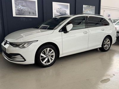 Gebraucht VW Golf VIII 150 PS (110 kW) 2021 Weiß Kombi