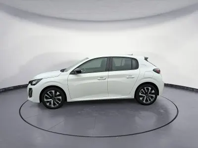 Gebraucht Peugeot 208 Active 101 PS (74 kW) 2024 Weiß Kleinwagen