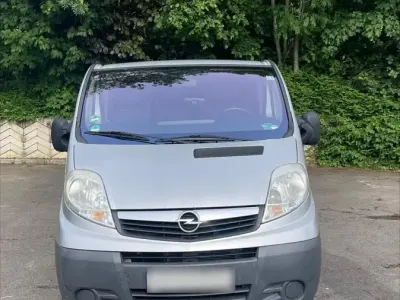 Gebraucht Opel Vivaro 114 PS (83 kW) 2008 Silber Van / Kleinbus