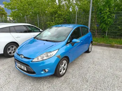 Gebraucht Ford Fiesta Titanium 95 PS (69 kW) 2010 Blau Limousine