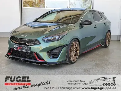 Gebraucht Kia ProCeed GT 204 PS (150 kW) 2023 Experience green m Kleinwagen