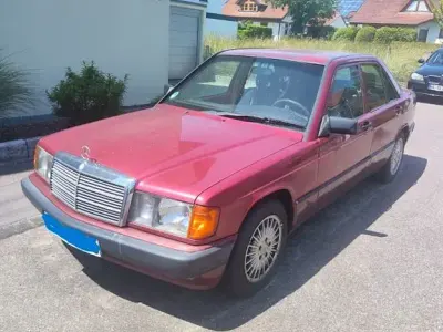Gebraucht Mercedes 190 109 PS (80 kW) 1992 Rot Limousine