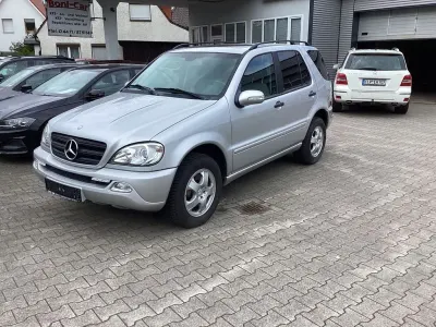 Gebraucht Mercedes ML350 235 PS (172 kW) 2004 Silber SUV