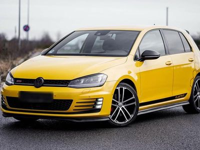 Gebraucht VW Golf VII Active 184 PS (135 kW) 2015 Gelb Limousine