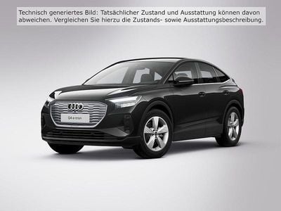 Mythosschwarz metallic (metallic) Gebraucht 2022 Audi Q4 Sportback e-tron Basis SUV | 19.970 € (Etwas zu teuer)