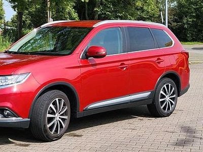Gebraucht Mitsubishi Outlander 150 PS (110 kW) 2020 Rot SUV