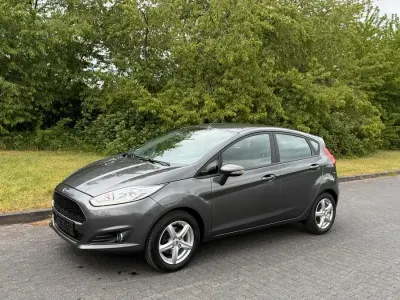 Gebraucht Ford Fiesta SYNC Edition 82 PS (60 kW) 2017 Grau Kleinwagen