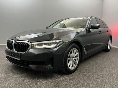 Gebraucht BMW 520 Performance 190 PS (139 kW) 2022 Sophistograu brillanteffekt Limousine