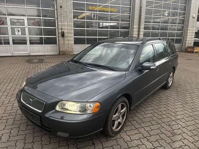 Second-hand Volvo V70 Momentum 185 CP (136 kW) 2006 Gri Break