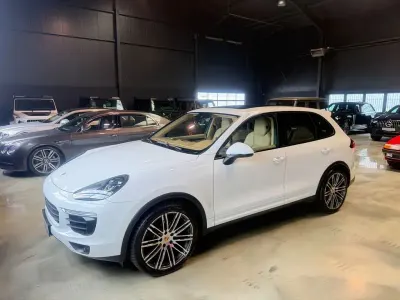 Gebraucht Porsche Cayenne 262 PS (192 kW) 2015 Weiß SUV