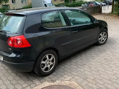 Brugt VW Golf V 90 HK (66 kW) 2004 Sort Hatchback
