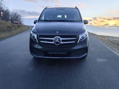 Grau Gebraucht 2019 Mercedes V300 Edition Van / Kleinbus | 34.950 € (Fairer Preis)