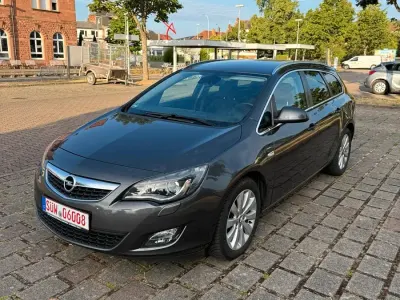 Gebraucht Opel Astra 165 PS (121 kW) 2012 Grau Kombi
