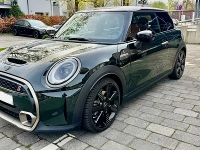 Second-hand Mini Cooper S Resolute Edition 178 CP (130 kW) 2024 Verde Hatchback