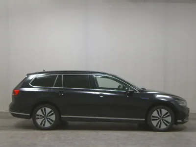 Gebraucht VW Passat GTE 218 PS (160 kW) 2021 Deep black perleffekt Kombi