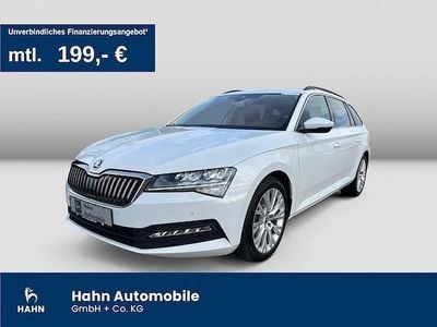 Gebraucht Skoda Superb Ambition 150 PS (110 kW) 2023 Moonweiss metallic Kombi