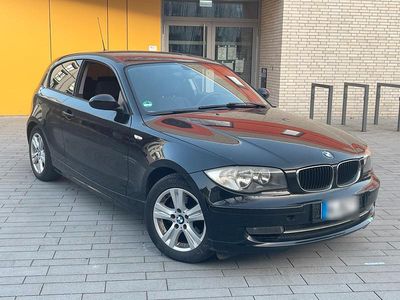 Gebraucht BMW 116 122 PS (89 kW) 2009 Schwarz Kleinwagen
