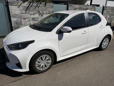 Begagnad Toyota Yaris Comfort 72 HK (52 kW) 2022 Vit Halvkombi