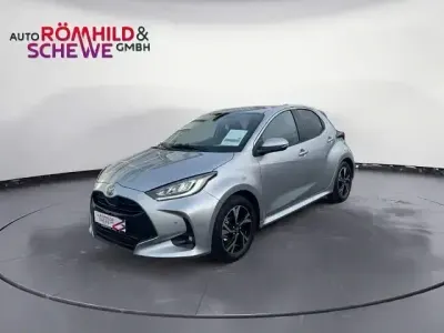 Neu Toyota Yaris 117 PS (86 kW) 2026 Silber Kleinwagen