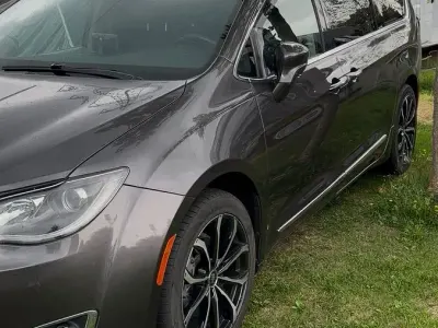 Gebraucht Chrysler Pacifica Touring 291 PS (214 kW) 2019 Grau Kombi