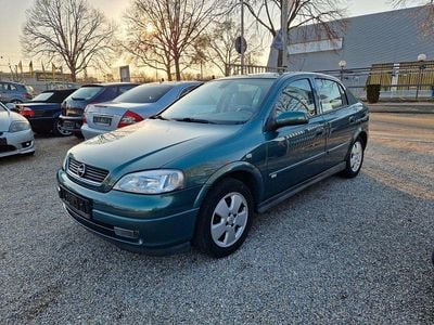 Usata Opel Astra Elegance 84 CV (61 kW) 2003 Verde Berlina