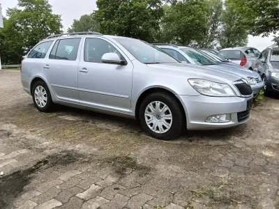 Gebraucht Skoda Octavia Ambiente 122 PS (89 kW) 2010 Silber Kombi
