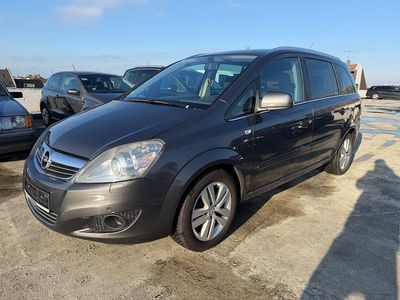 Usata Opel Zafira Design Edition 116 CV (85 kW) 2011 Grigio Monovolume