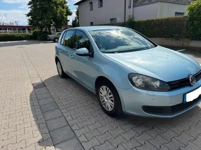 Gebraucht VW Golf VII Trendline 105 PS (77 kW) 2012 Blau Limousine