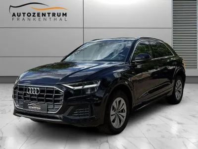 Gebraucht Audi Q8 S-Line 286 PS (210 kW) 2021 Orcaschwarz/deep black SUV