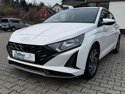 Neu Hyundai i20 Trend 101 PS (74 kW) 2025 Atlas white Kleinwagen