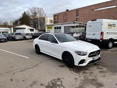 Weiß Gebraucht 2021 Mercedes E300 AMG Limousine | 29.500 € (Fairer Preis)