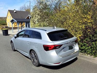 Gebraucht Toyota Avensis Team 147 PS (108 kW) 2018 Kombi