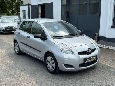 Gebraucht Toyota Yaris Cool 101 PS (74 kW) 2009 Silber Kleinwagen