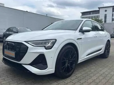 Gebraucht Audi e-tron Sportback S-Line 300 kW (408 PS) 2022 Gletscherweiß metallic SUV