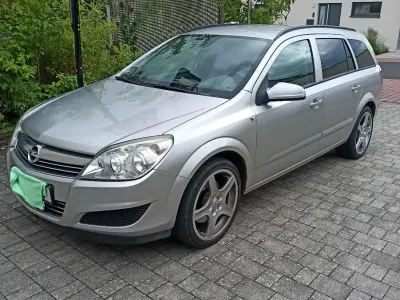 Gebraucht Opel Astra 101 PS (74 kW) 2007 Silber Kombi