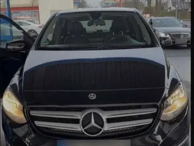 Gebraucht Mercedes B200 136 PS (100 kW) 2017 Schwarz Kleinwagen