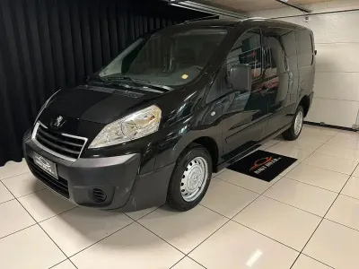 Gebraucht Peugeot Expert 128 PS (94 kW) 2016 Schwarz Van