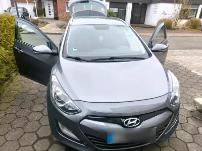 Gebraucht Hyundai i30 Classic 90 PS (66 kW) 2012 Grau Kombi