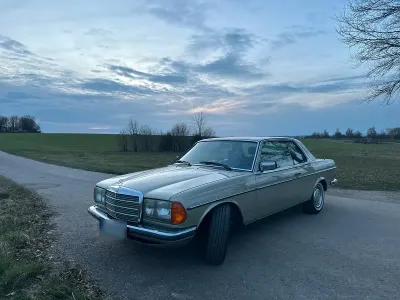 Gebraucht Mercedes 230 136 PS (100 kW) 1981 Andere farben Coupé