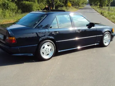 Gebraucht Mercedes 200 AMG 118 PS (86 kW) 1991 Blau Limousine
