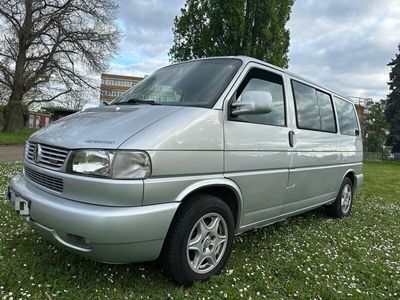 gebraucht VW Multivan T42.5tdi Generation 7 sitzen (Bett,Tisch)