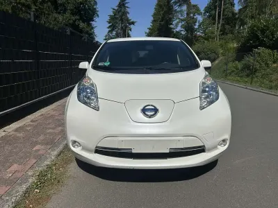 Gebraucht Nissan Leaf Tekna 80 kW (109 PS) 2013 Weiß Kleinwagen