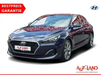 Gebraucht Hyundai i30 Premium 140 PS (102 kW) 2019 Blau Limousine