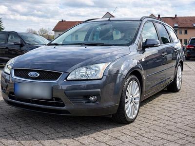Gebraucht Ford Focus 101 PS (74 kW) 2005 Grau Kombi