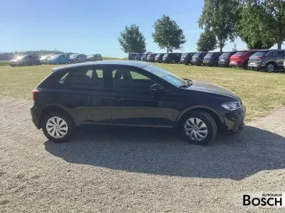 Gebraucht VW Polo Life 95 PS (69 kW) 2022 Deep black perleffekt Kleinwagen
